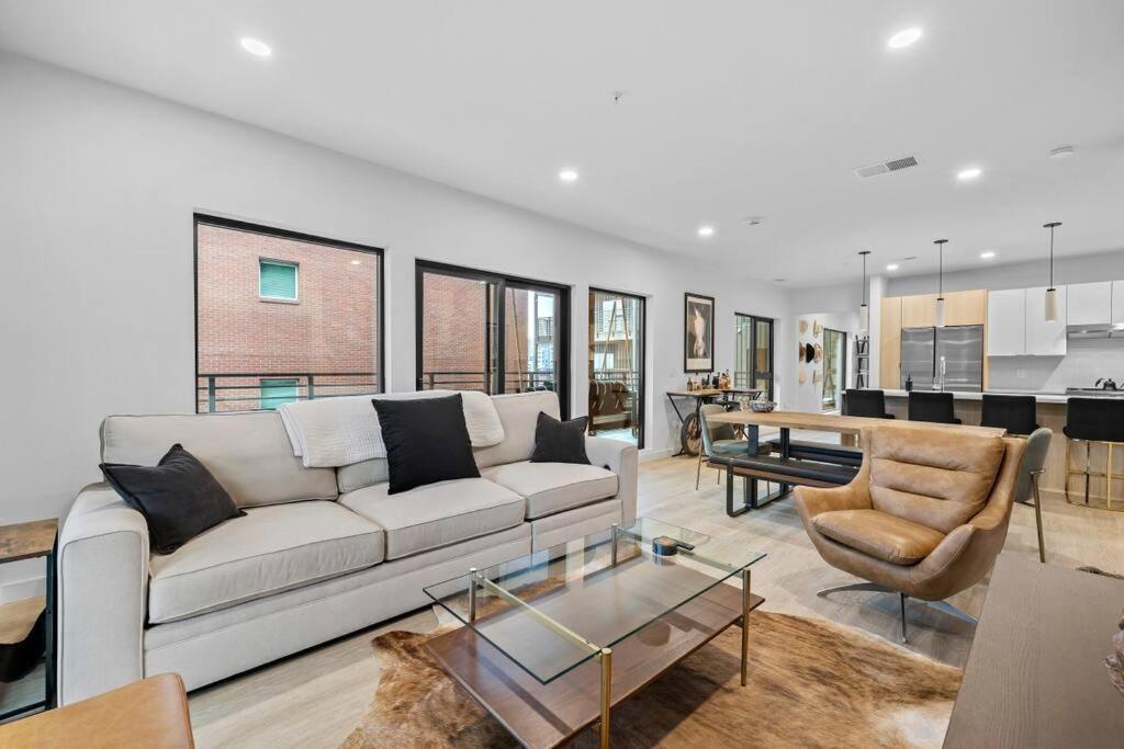Skyline View, Pool, Gym, Balcony'S, Walk To Bway! Apartment Nashville Exterior photo